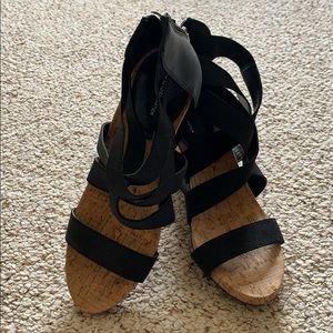Super comfy high summer sandals.